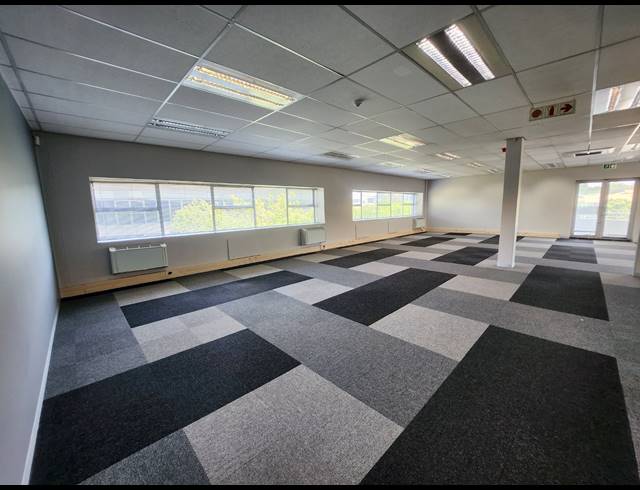 624M² OFFICE TO LET IN VORNA VALLEY